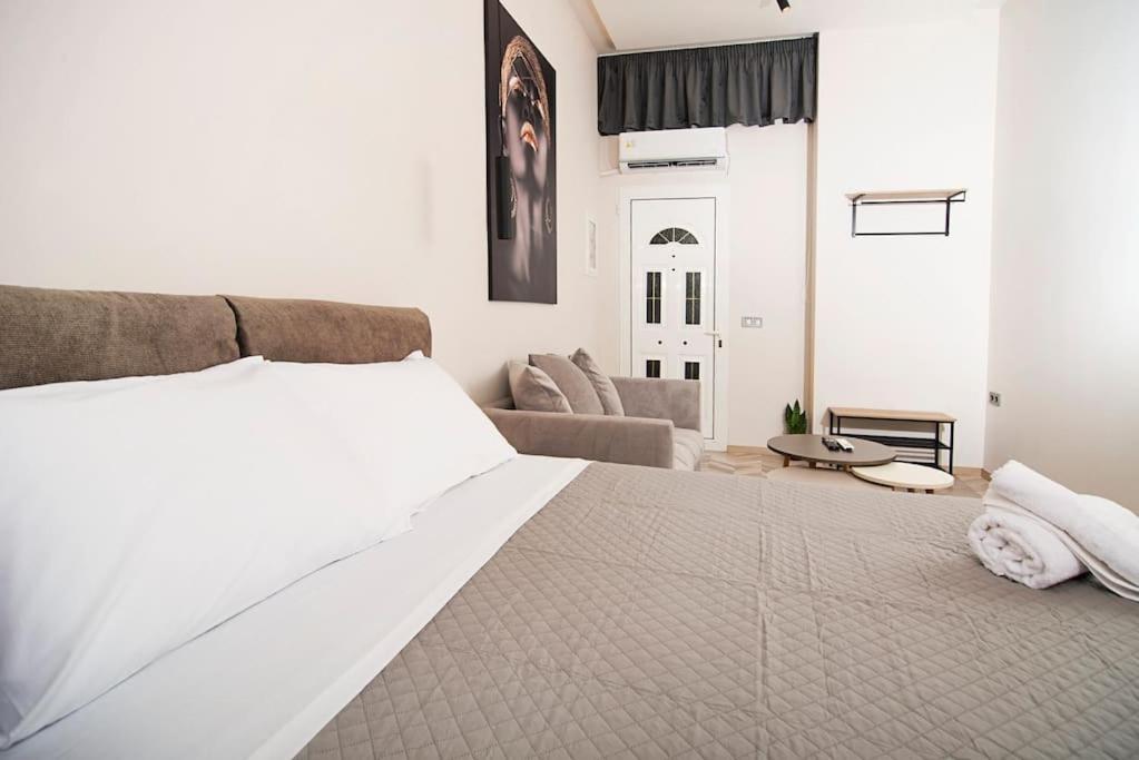 Joy'S Modern-Chic Home Kalamáta Kültér fotó