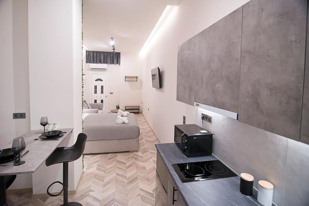 Joy'S Modern-Chic Home Kalamáta Kültér fotó